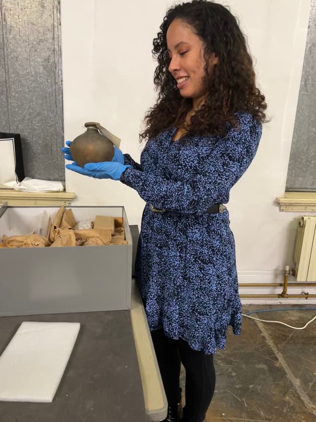 Jeannette handling artefacts